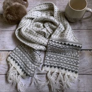 NY&C white winter scarf